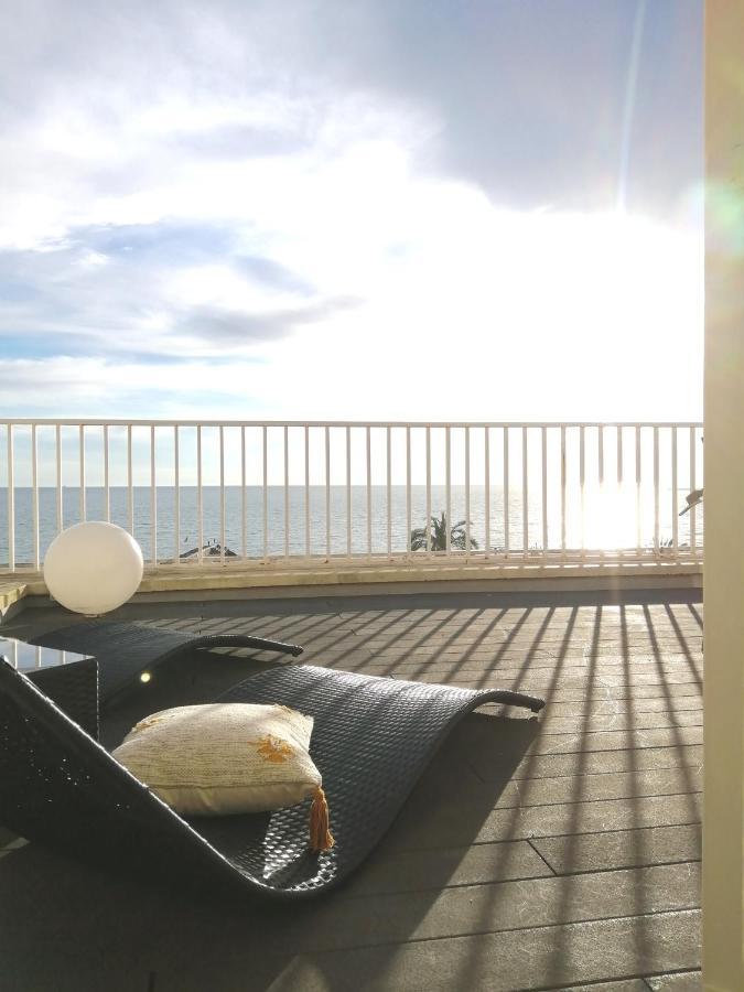 Apartmán Atico Con Fantasticas Vistas Al Mar Y La Iglesia Sitges Exteriér fotografie