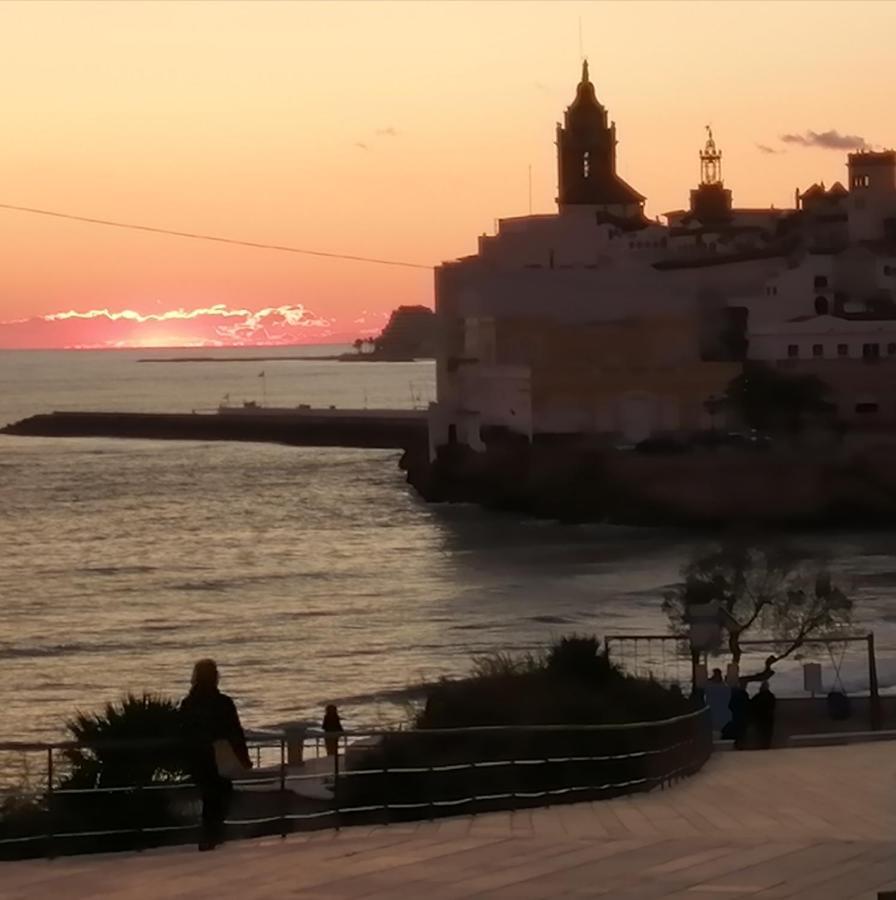 Apartmán Atico Con Fantasticas Vistas Al Mar Y La Iglesia Sitges Exteriér fotografie