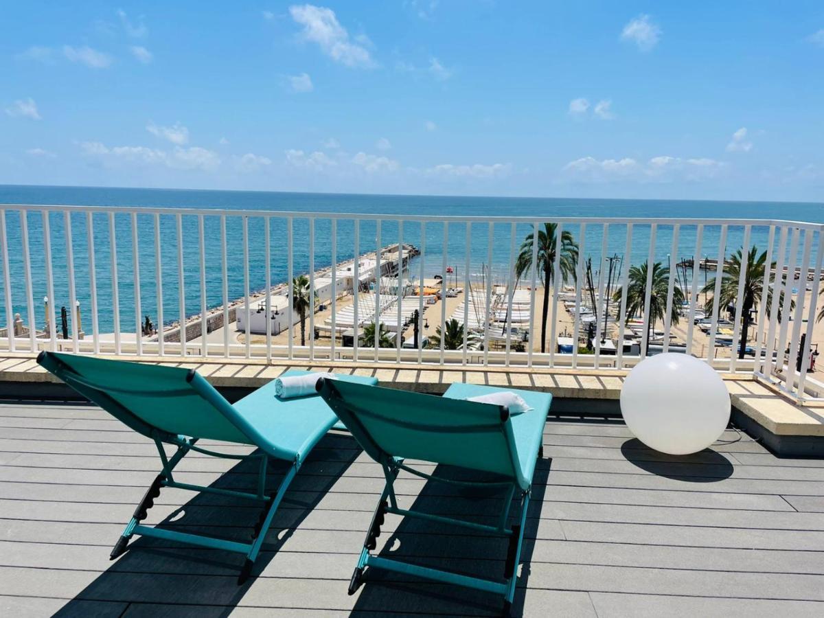 Apartmán Atico Con Fantasticas Vistas Al Mar Y La Iglesia Sitges Pokoj fotografie