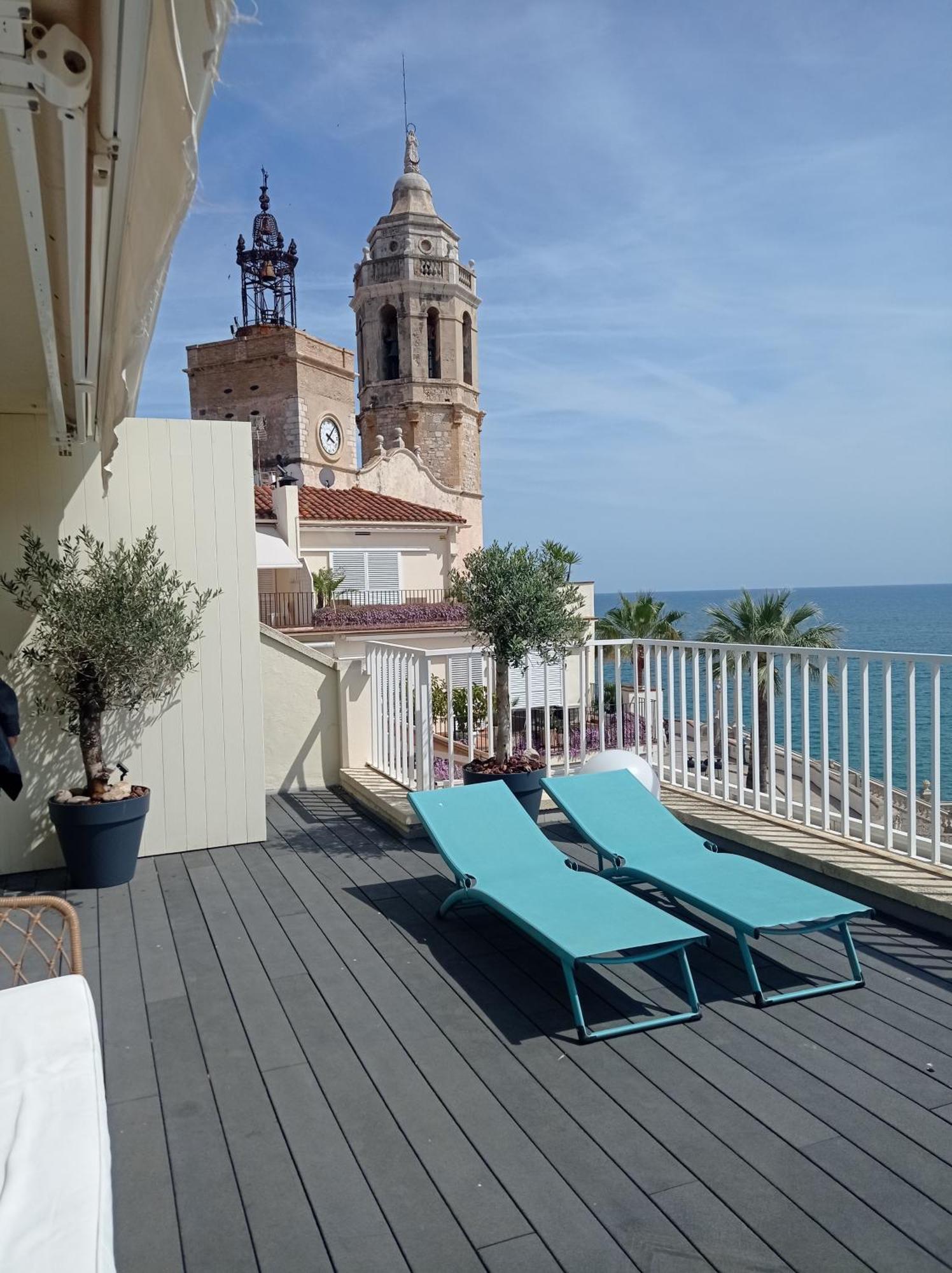 Apartmán Atico Con Fantasticas Vistas Al Mar Y La Iglesia Sitges Exteriér fotografie